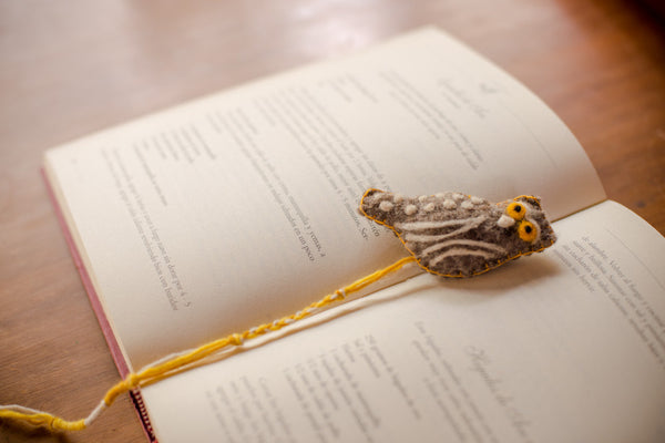 Pájaro marcador de libro